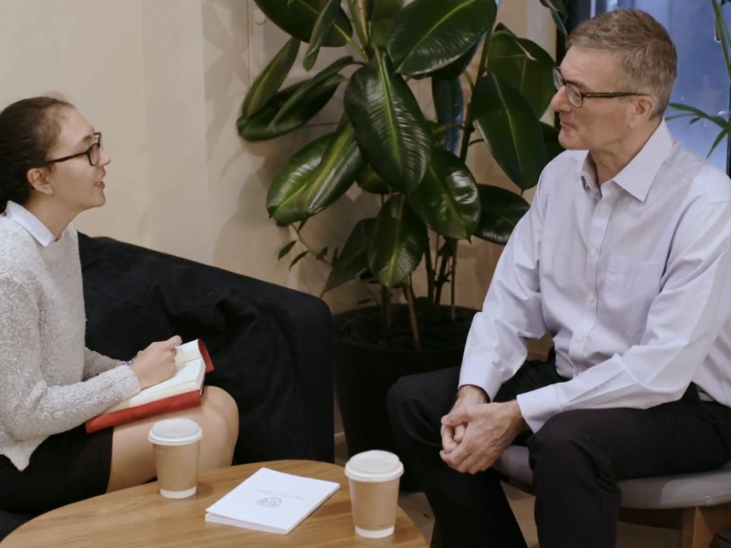 An Ivy Education consultant in an initial discussion with a parent